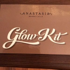Anastasia Beverly Hills Glow Kit